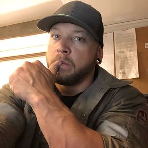 Meet your Posher, Dustin